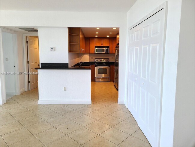 Photo - 10350 W Bay Harbor Dr Unit 5L