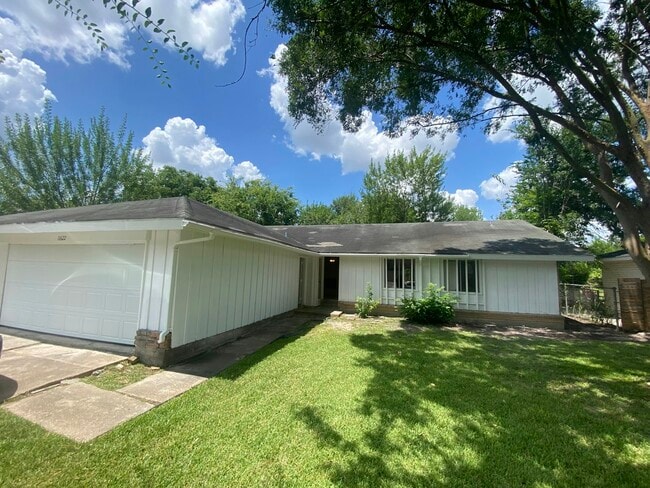 Building Photo - 11622 Sela Ln