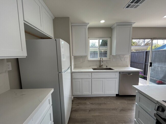 Photo - Stylish & Newly renovated Condo in McHenry...