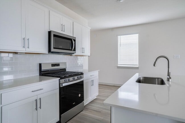 Photo - 428 Millbrook Blvd