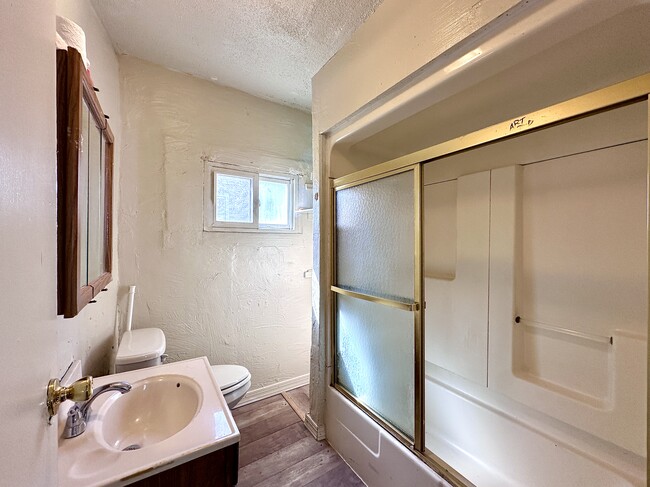 Photo - 408 N Cascade St