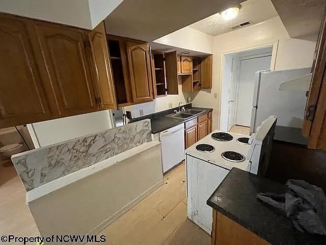 Photo - 883 Tremont St