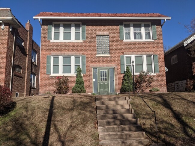 5225 Bancroft Ave Unit 2E