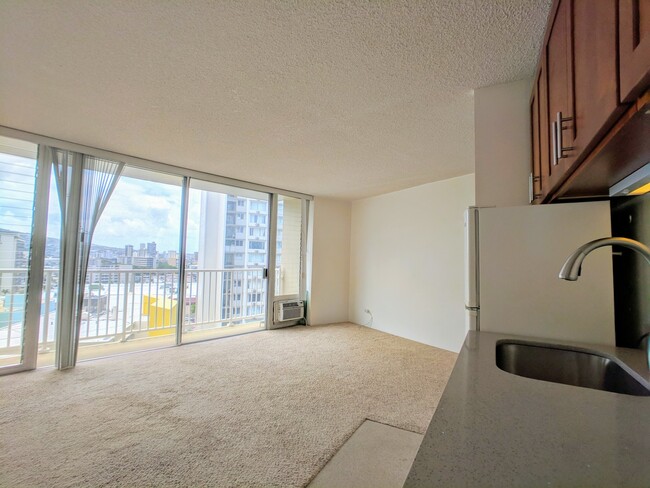 Building Photo - 750 Amana St Unit 1106