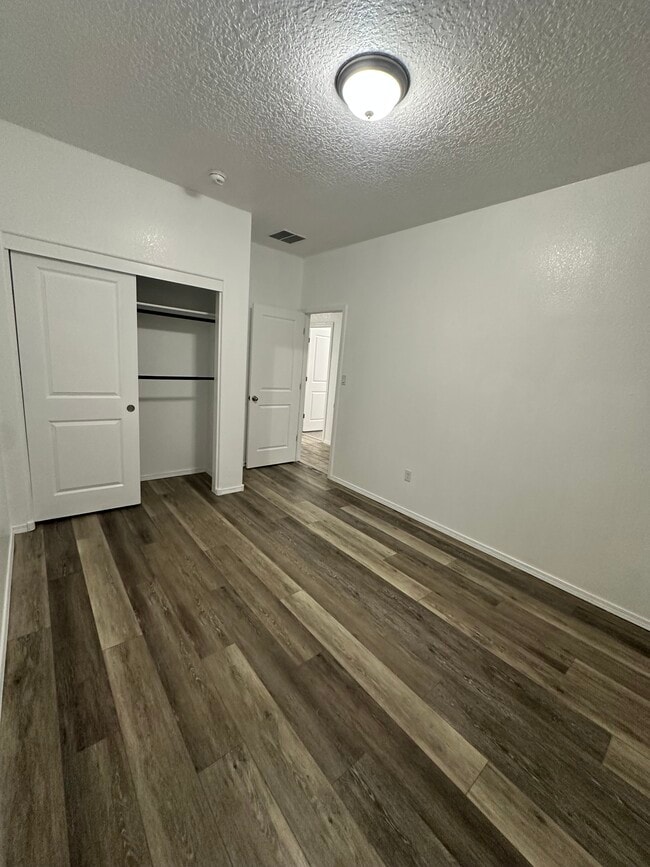 Photo - 1830 Goldenflare Loop NE