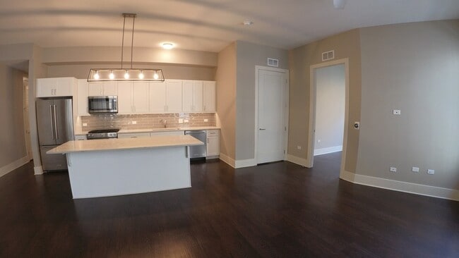 Photo - 2050 N Clark St Unit 302