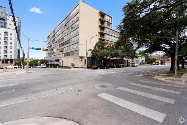 Building Photo - 1800 Lavaca St Unit 108 Rental
