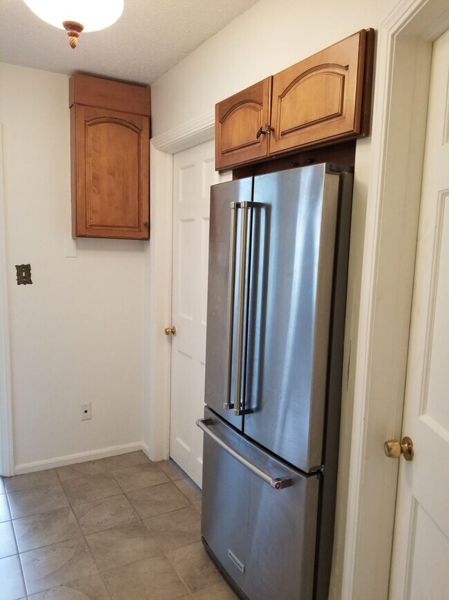 Photo - 2 bedroom Mayflower Condo for Rent