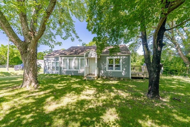 Fully Updated South Fay Home Near I-49! MU... - Fully Updated South Fay Home Near I-49! MU...