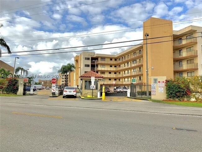Photo - 9915 W Okeechobee Rd Unit 2-404