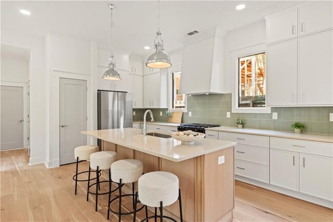 Photo - 205 Whitefoord Ave NE