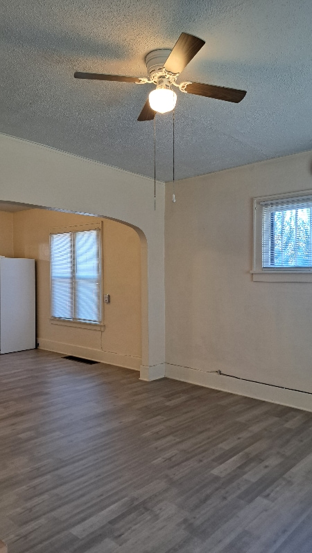 Building Photo - 221 E Callender St Rental