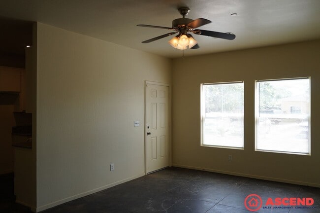 Photo - 222 Harding Ave. Unidad B