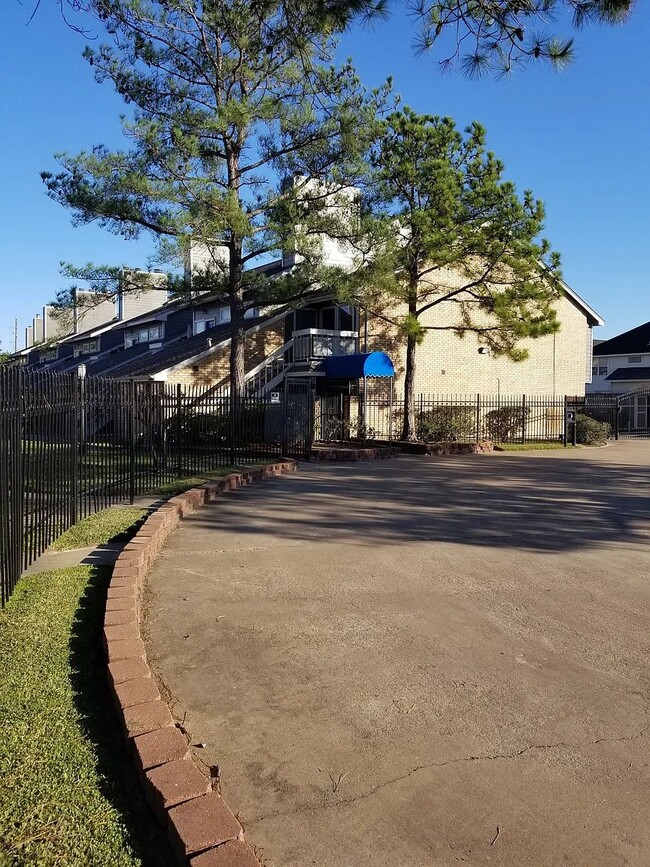 11240 Perry Rd