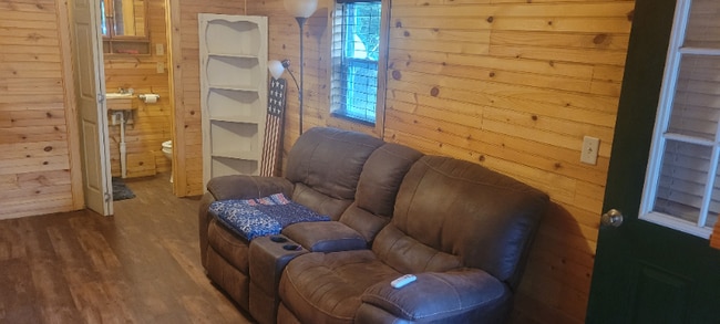 Photo - 621 St Luke Church Rd