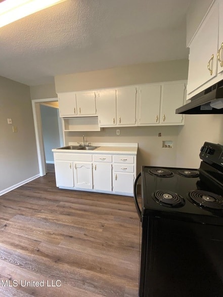 Photo - 8230 Cedarbrook Dr