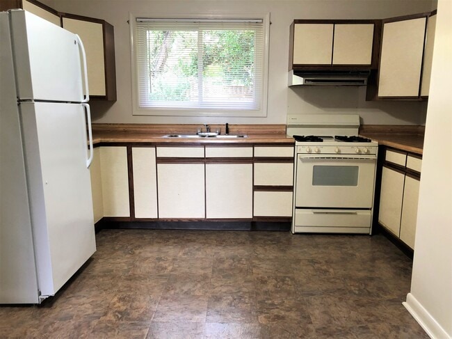 Building Photo - 5602 Shorewood Ln Unit 5602 Shorewood Ln. Norfol Rental