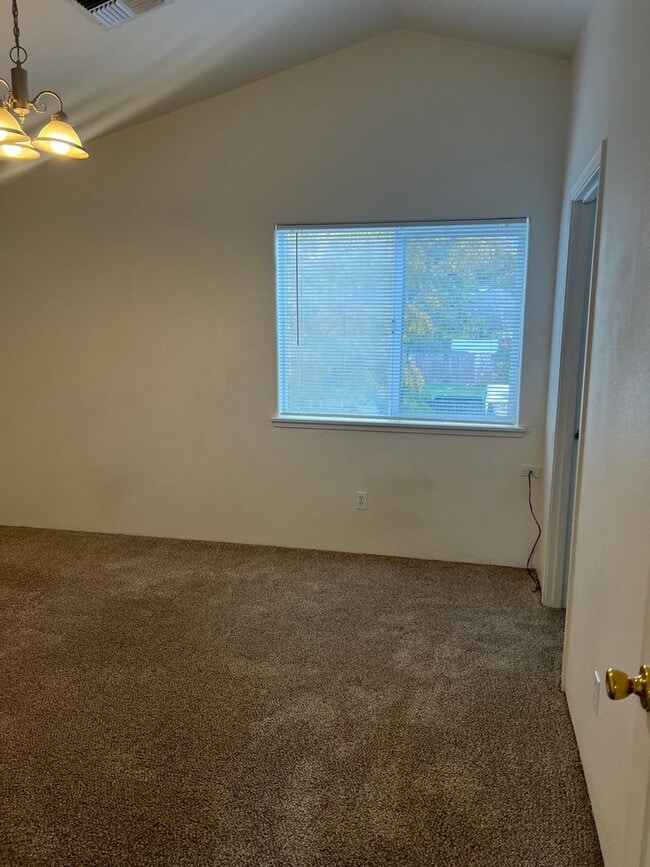 Photo - Lovely 3 bedroom, 2.5 bath home with laundry, near schools