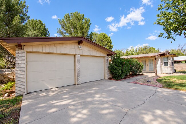 801 Montclair Dr