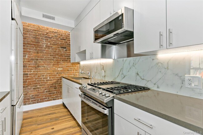 Photo - 115 N Division St Unidad 2A