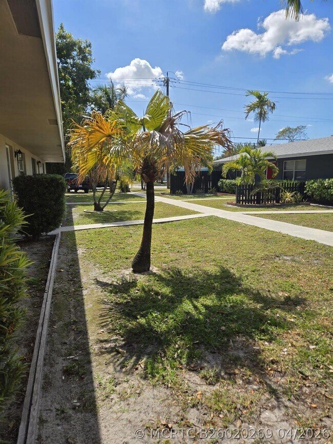 581 NE 34th Ct Unidad A