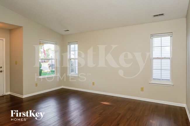 Photo - 1880 Long Lake Dr