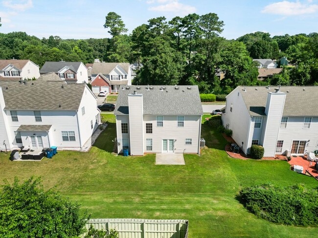 Photo - 740 Clairidge Ln SW