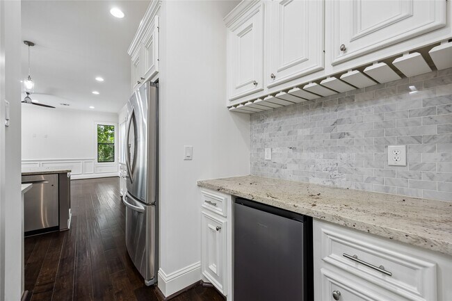 Photo - 7808 Janak Dr