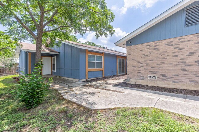 Photo - 1366 Bayou Dr