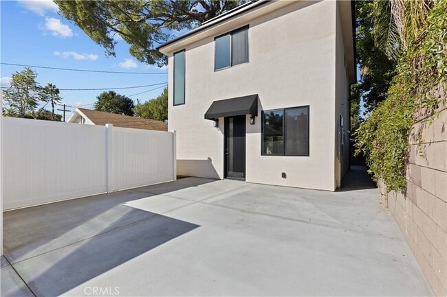 Photo - 11145 Hortense St