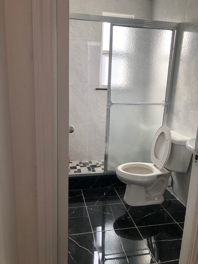 Photo - 6320 Haring St Unidad 2R