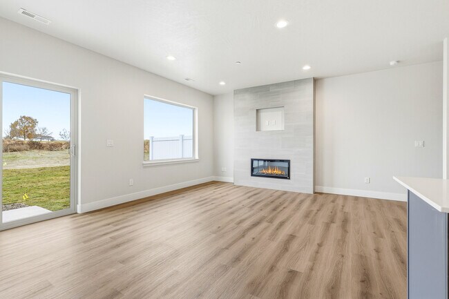 Photo - 4210 Rd 114