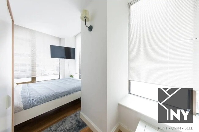 126 Pearl St Unit 21R