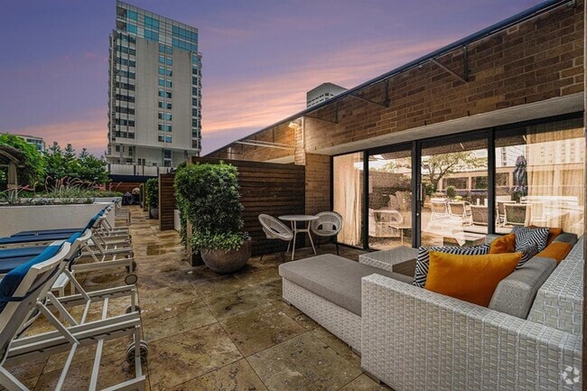 Building Photo - 1111 Caroline St Unit 2703 Rental