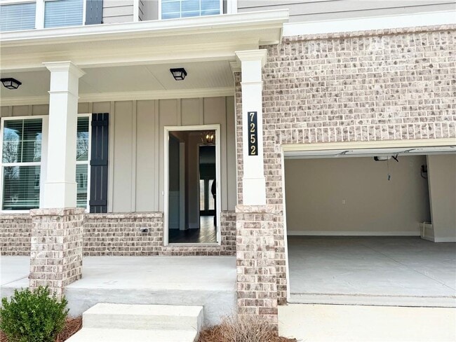 Photo - 7252 Millbrae Walk