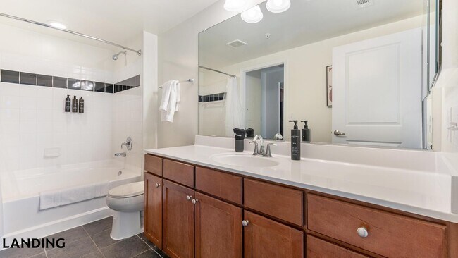 70 I St SE Unit 70-0810