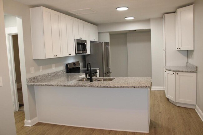 Photo - 431 N Grand Ave