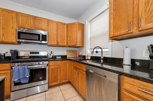 Photo - Nicely Priced 4-bed, 2-bath Mission Hill Apartment
