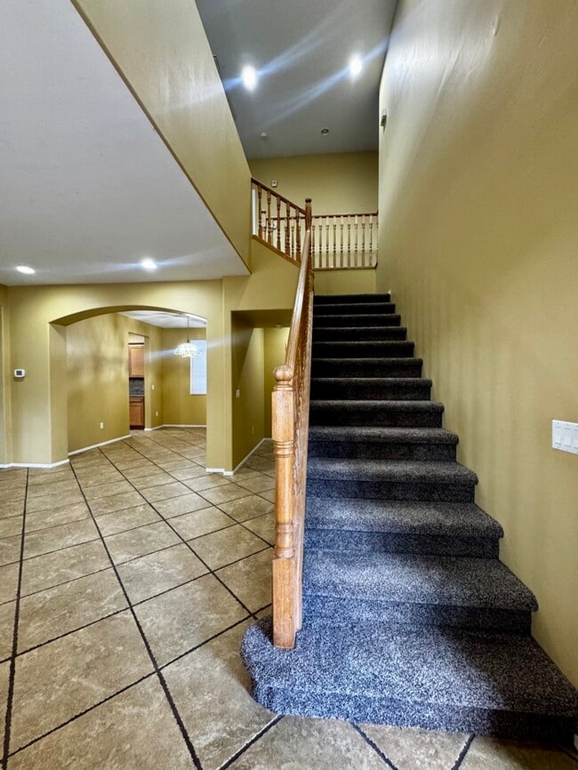 Photo - FOR RENT