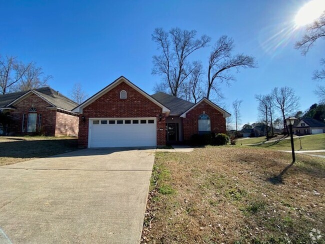 Building Photo - 3 Bedroom 2 Bath Home in Dogwood South Nei...