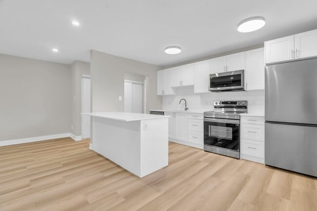 Photo - 163 Macgregor Cres