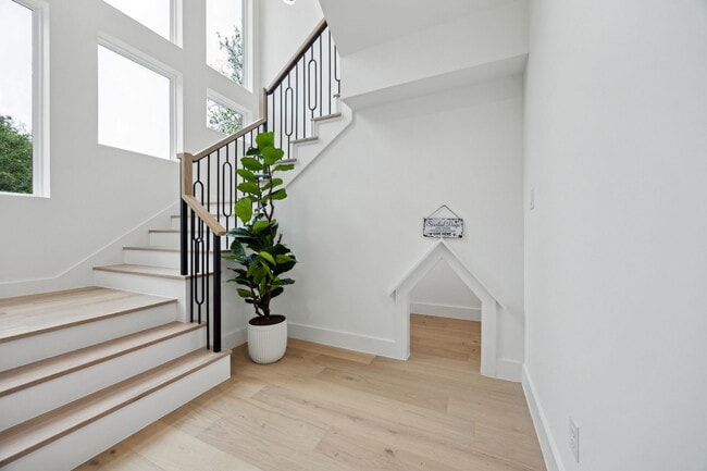 Photo - 3815 Hawick Ln