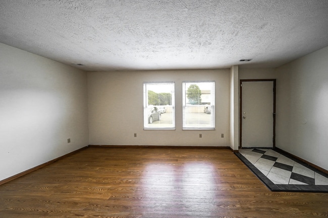 Photo - 1531 Whitehall Blvd