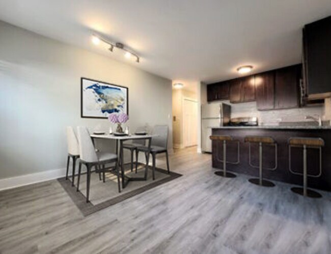 Photo - 1435 N Dearborn St