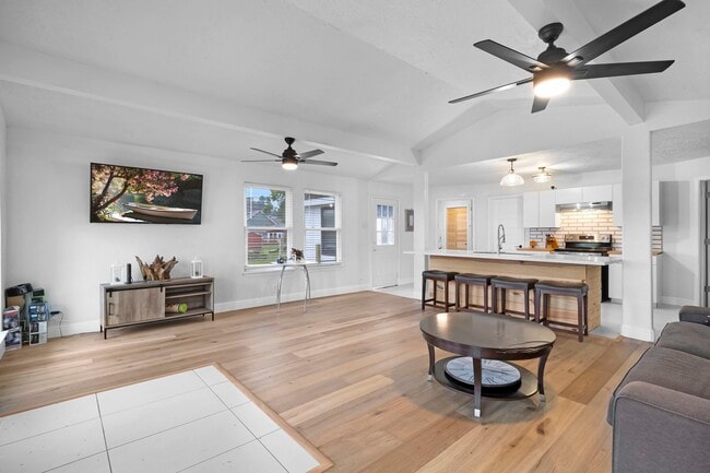 Photo - 110 Lakeview Shores Dr
