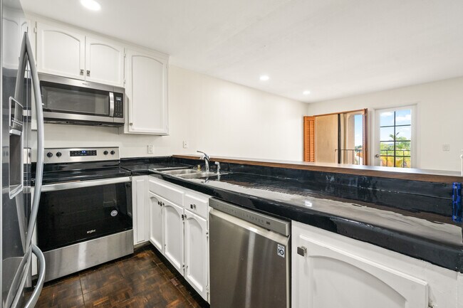 Photo - 2251 Altisma Way Unidad 207