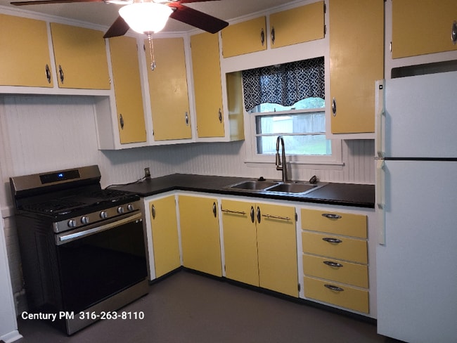 Photo - 5941 E Bellaire Ave