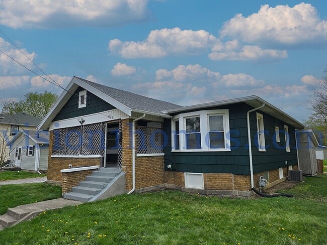 Building Photo - 678 N McDonel St