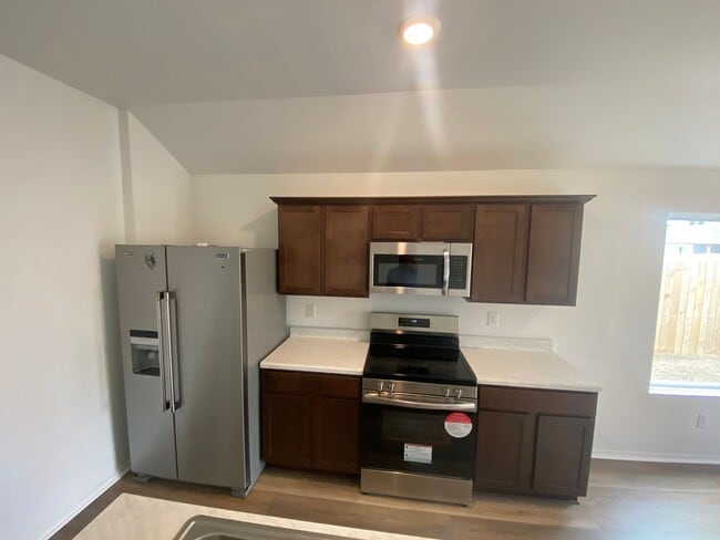 Photo - 4 Bedroom, 2 Bathroom home in Valley View School District!