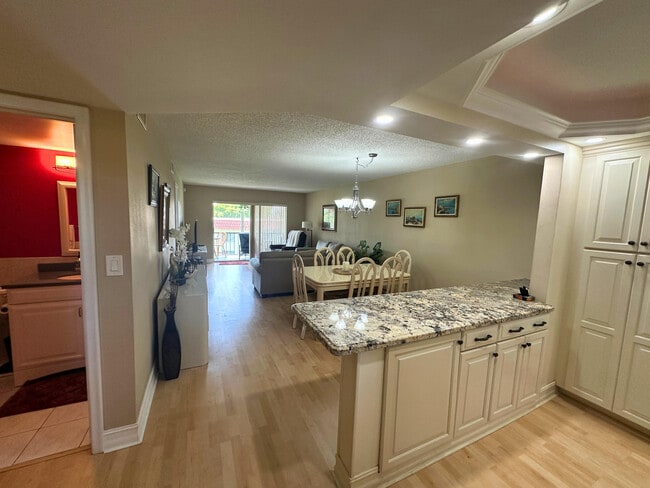 Building Photo - 8921 S Hollybrook Blvd Unit 308